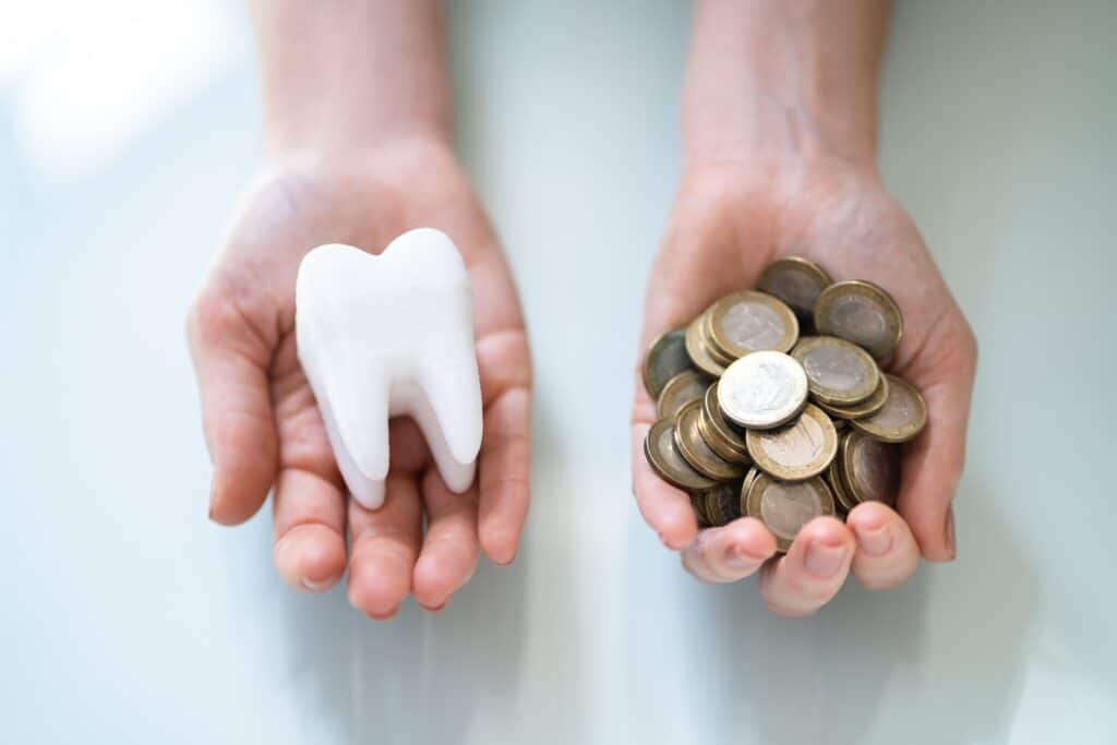 Zahnimplantat-Kostenrechner – Warum ist Zahnersatz so teuer?